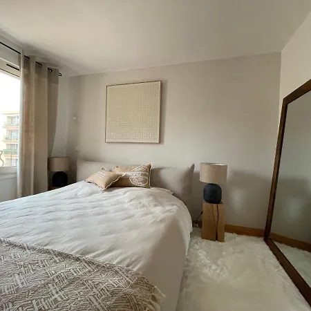 New Cosy Flat Tropez 아파트